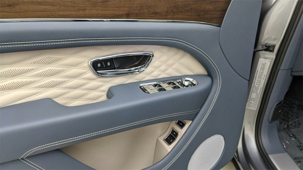 2024 Bentley Bentayga Azure